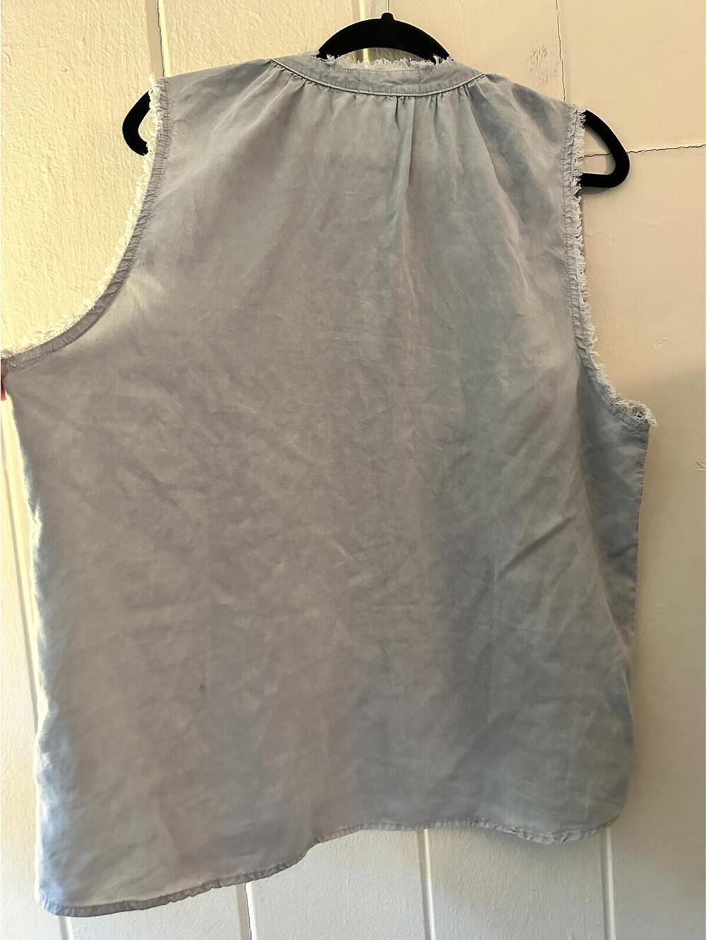 Cloth & Stone x Anthropologie Chambray Sleeveless Blouse Fringe detail Size XL - Picture 6 of 9